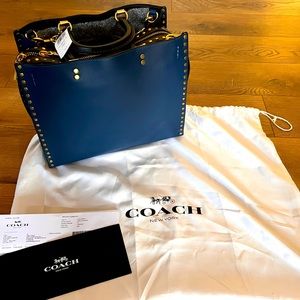 Coach Purse with authenticity papers and dust bag